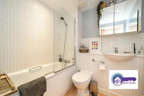 2 bedroom flat to rent, London SE15