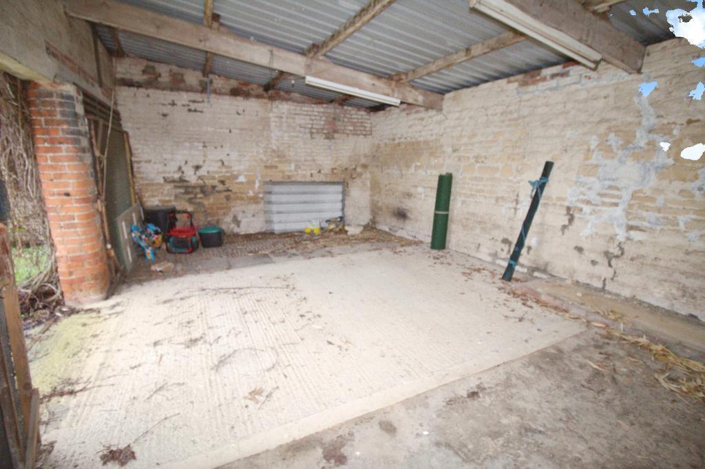 Garage workspace