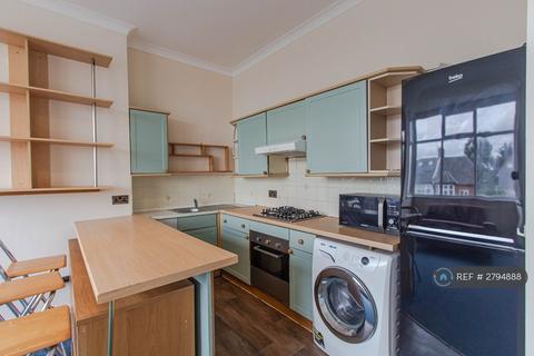 3 bedroom flat to rent, Sunny Gardens Road, London, NW4