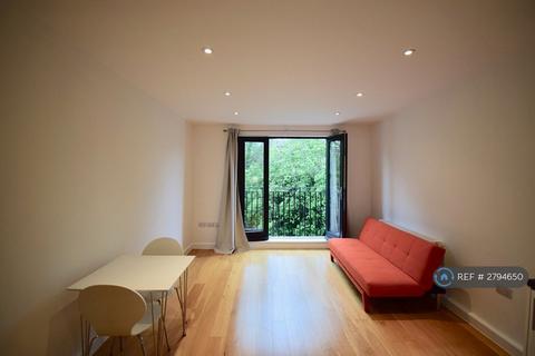 1 bedroom flat to rent, Wenlock House, London, SE23