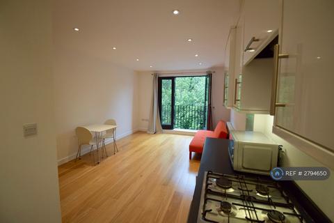 1 bedroom flat to rent, Wenlock House, London, SE23
