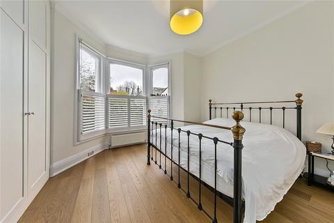 2 bedroom apartment for sale, St. Georges Road, St Margarets, Middx, TW1