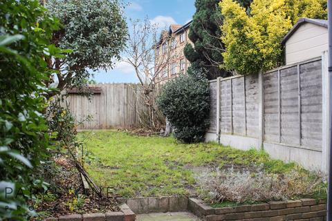 2 bedroom terraced house to rent, Wennington Road, Rainham RM13