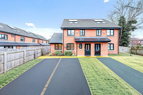 5 bedroom semi-detached house for sale, Hurstfield Road, Manchester M28