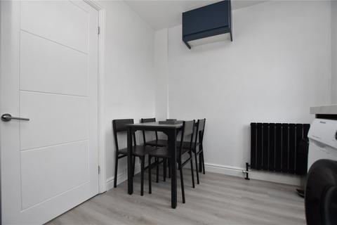 2 bedroom semi-detached house for sale, Guillemot Approach, Morley, Leeds, West Yorkshire