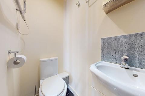 Studio to rent, Anson Road