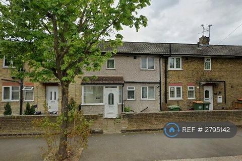 3 bedroom terraced house to rent, Churchill Road, London, E16