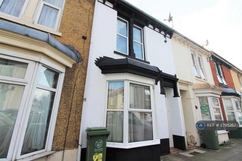 4 bedroom terraced house to rent, Reginald Road, Southsea, PO4