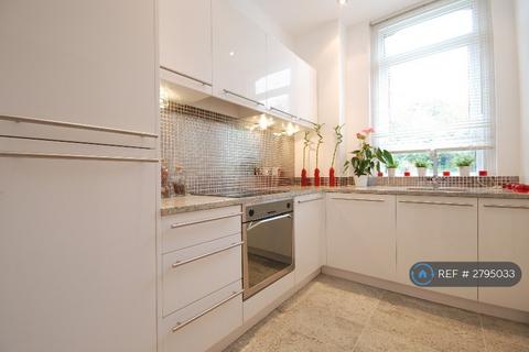 3 bedroom flat to rent, Finchley Road/ Langland Gardens  Hampstead, London, NW3
