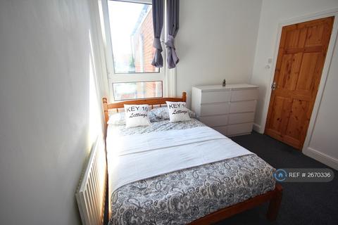 5 bedroom detached house to rent, St. Augustine Road, Southsea, PO4