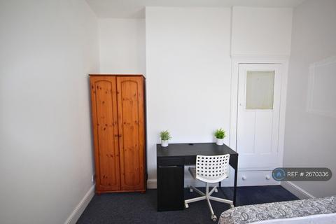5 bedroom detached house to rent, St. Augustine Road, Southsea, PO4