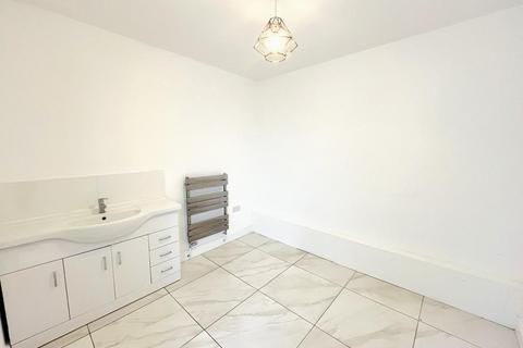 Retail property (high street) to rent, 133 Springfield Park Rd Chelmsford CM2 6EE