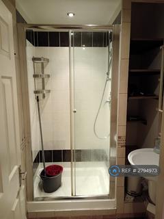 Studio to rent, The Turret, Harrow, HA2