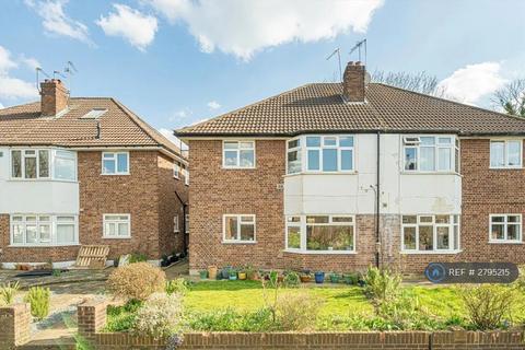 Henley Close, Isleworth, TW7