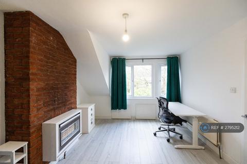 undefined, Top House Rise, London, E4