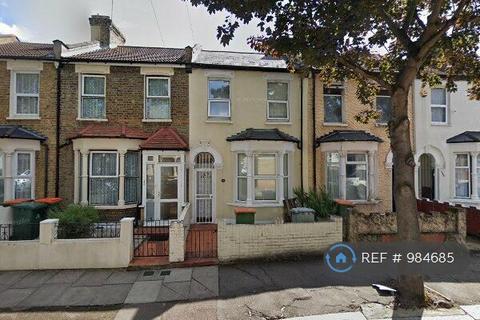 3 bedroom terraced house to rent, Sutton Court Road, London, E13