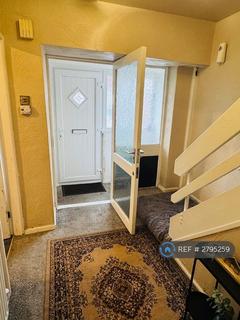 3 bedroom terraced house to rent, Ripon Close, Oldham, OL9
