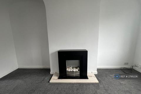 3 bedroom semi-detached house to rent, Kent Avenue, Manchester, SK8