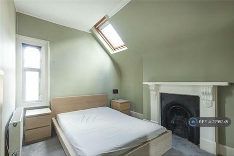 3 bedroom flat to rent, Upper Tollington Park, London, N4