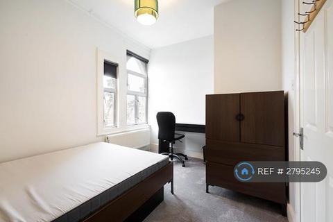 3 bedroom flat to rent, Upper Tollington Park, London, N4