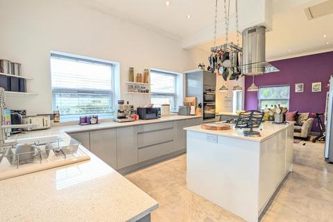 4 bedroom bungalow for sale, Pontycapel Road, Cefn Coed CF48