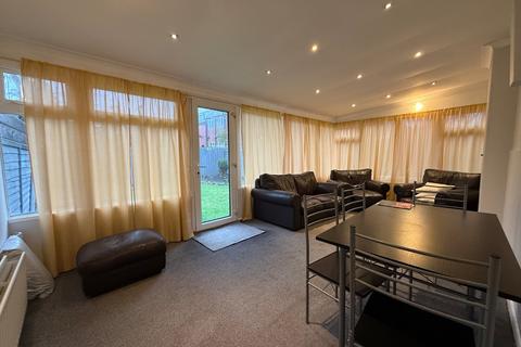 3 bedroom terraced house to rent, Alfred Street, Tyne and Wear NE6