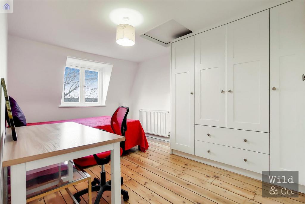 5 Main Bedroom-1.jpg