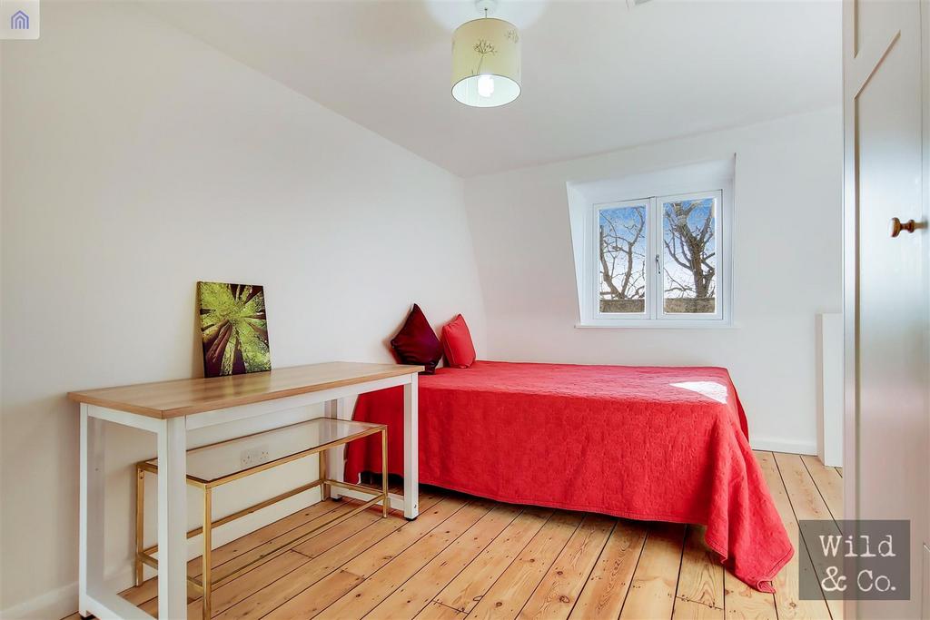 5 Main Bedroom-2.jpg