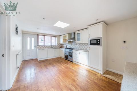 3 bedroom semi-detached house to rent, Romilly Drive, Watford, WD19