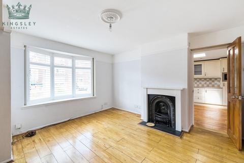 3 bedroom semi-detached house to rent, Romilly Drive, Watford, WD19