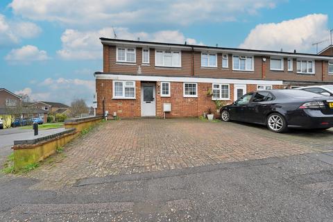 4 bedroom end of terrace house for sale, Stuarts Close, Hemel Hempstead, HP3
