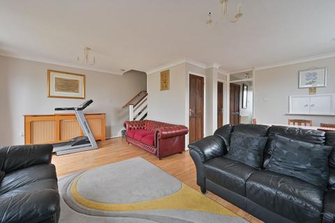 undefined, Stuarts Close, Hemel Hempstead, HP3