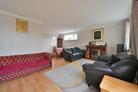 undefined, Stuarts Close, Hemel Hempstead, HP3