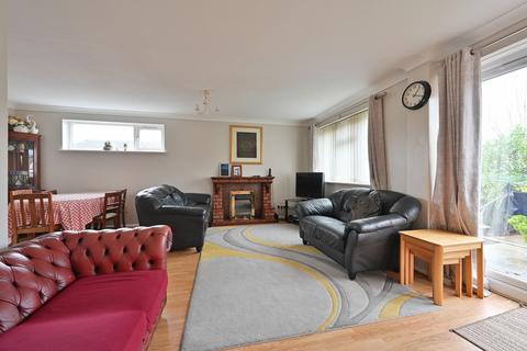 undefined, Stuarts Close, Hemel Hempstead, HP3