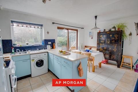 3 bedroom semi-detached house for sale, Grayshott Close, Bromsgrove, Worcestershire, B61