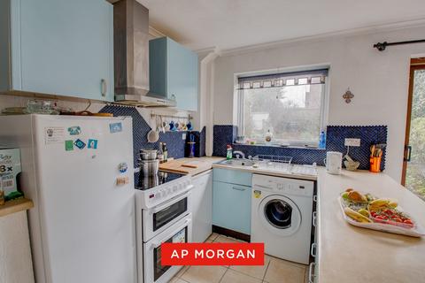 3 bedroom semi-detached house for sale, Grayshott Close, Bromsgrove, Worcestershire, B61