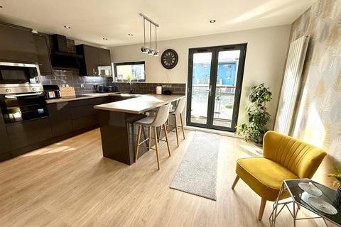 4 bedroom terraced house for sale, St Stephens Court, Maritime Quarter, Swansea