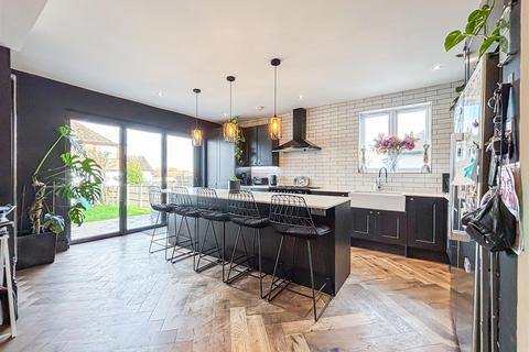 5 bedroom semi-detached house for sale, Exford Avenue, Westcliff-On-Sea SS0