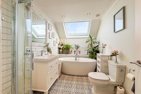 5 bedroom semi-detached house for sale, Exford Avenue, Westcliff-On-Sea SS0