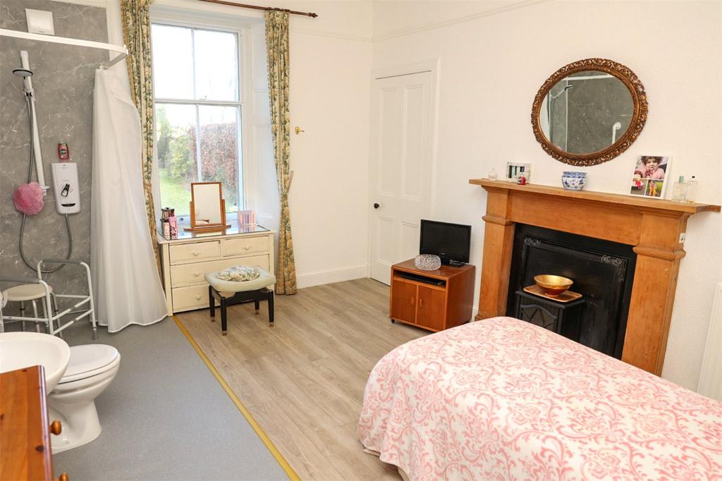 Bedroom/Wet Room