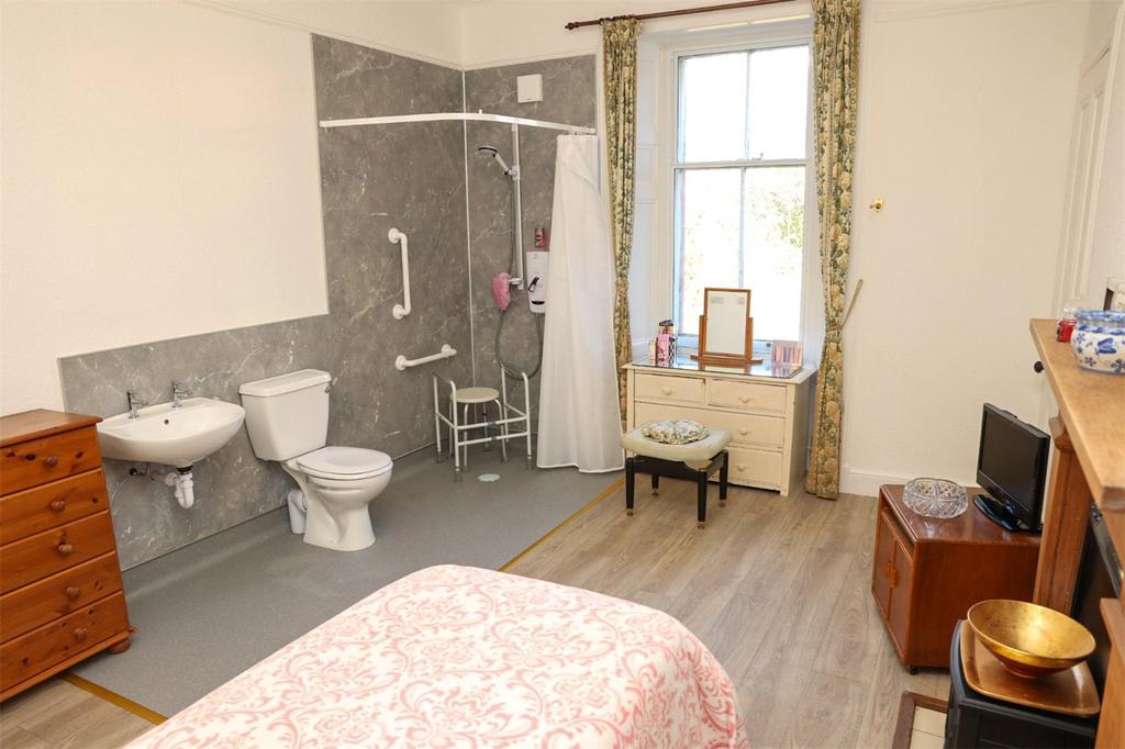 Bedroom/Wet Room