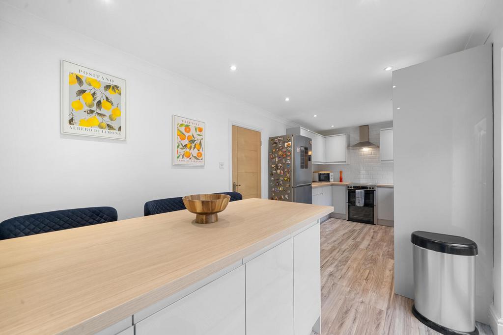 Kitchen4.jpg