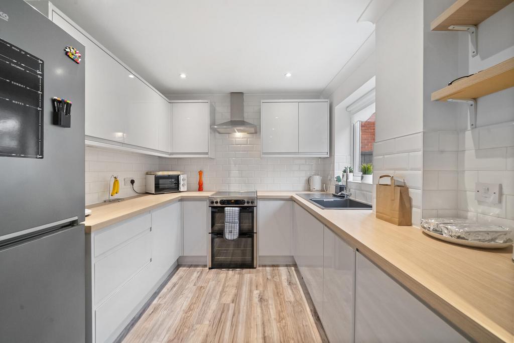 Kitchen1.jpg