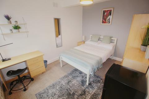 1 bedroom in a house share to rent, 43 Newland Street West, Lincoln, Lincolnshire, LN1 1QQ,
