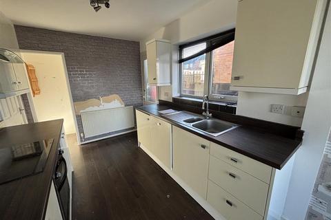 3 bedroom semi-detached house for sale, Fairestone Avenue, Glenfield, Leicester