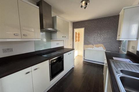 3 bedroom semi-detached house for sale, Fairestone Avenue, Glenfield, Leicester