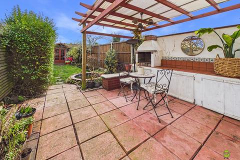 2 bedroom semi-detached house for sale, Mayplace Road West, Bexleyheath, Kent, DA7