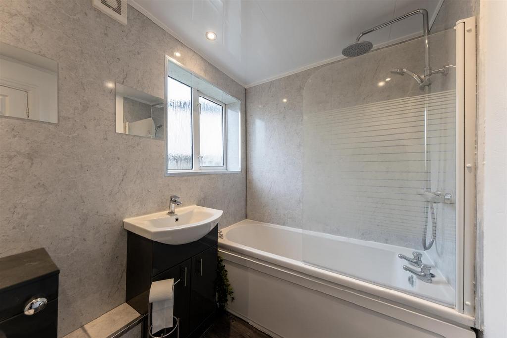16 Ainsworth Road-009.jpg