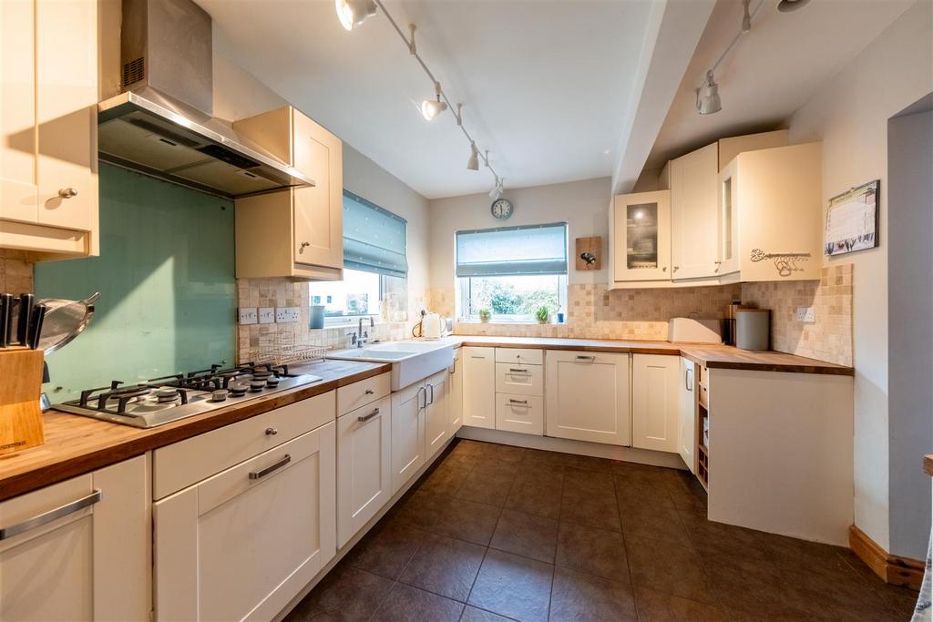 10 Rayleigh Avenue-001.jpg