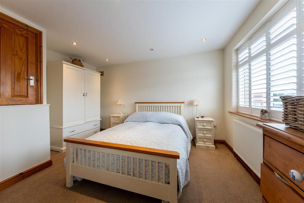 10 Rayleigh Avenue-023.jpg